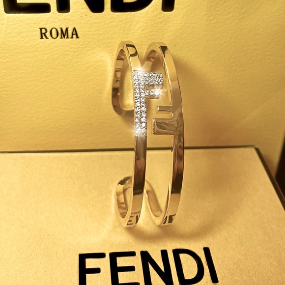 Authentic FENDI O'Lock Women's Gold Metal Cuff Bracelet - Picture 8 of 11